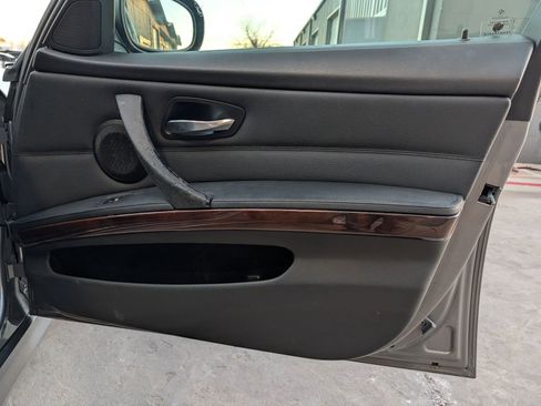 Used 2011 BMW 335i Sedan image 24