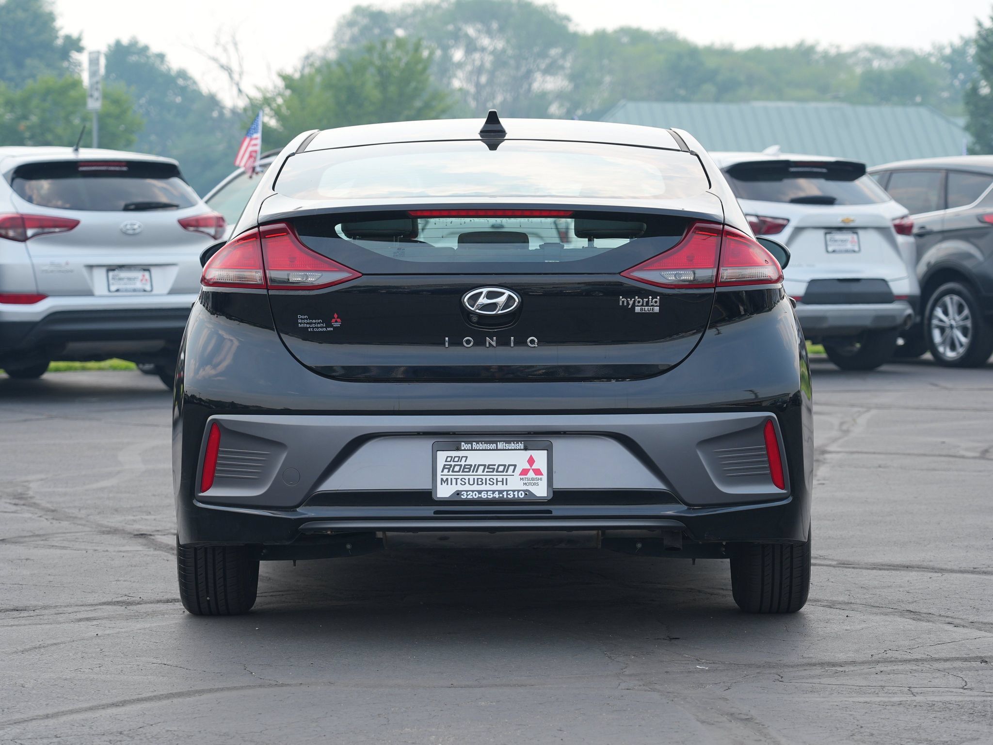 Used 2020 Hyundai Ioniq Blue FWD image 4
