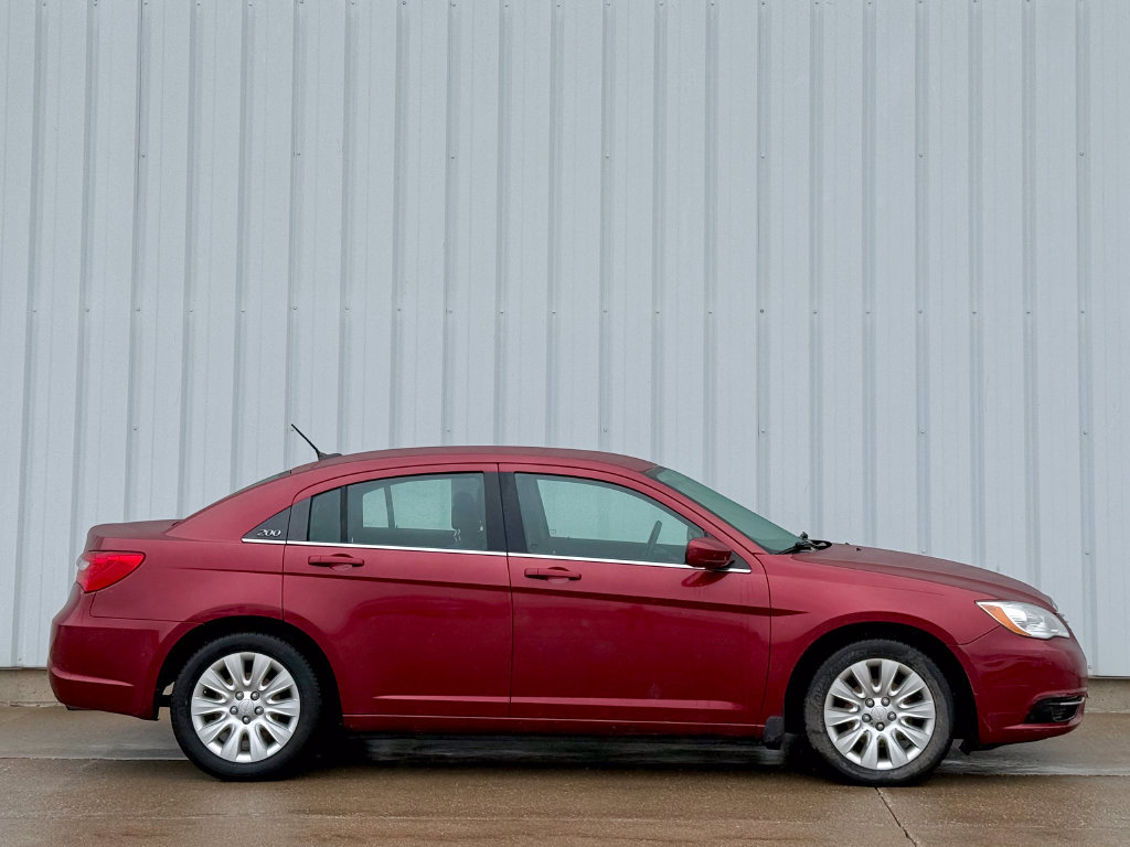 Used 2012 Chrysler 200 LX FWD image 7