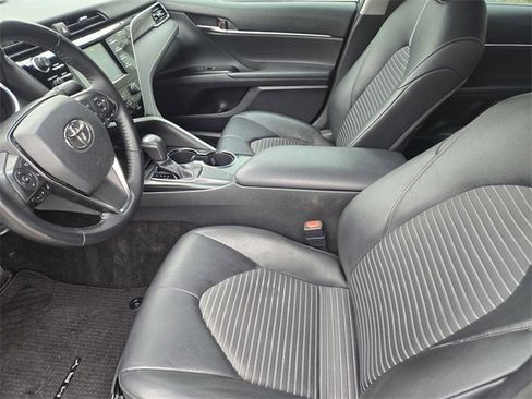 Used 2018 Toyota Camry LE image 22
