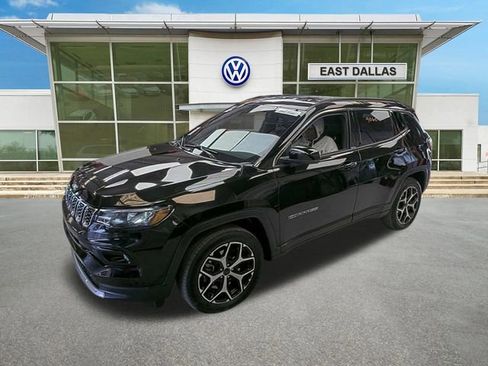 Used 2025 Jeep Compass Limited image 1