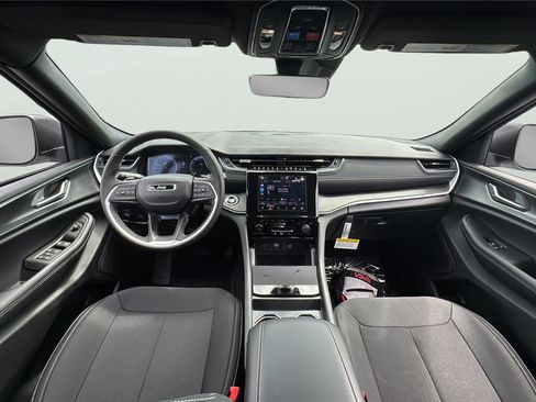 New 2025 Jeep Grand Cherokee Laredo X w/ Luxury Tech Group I AWD/4WD image 27