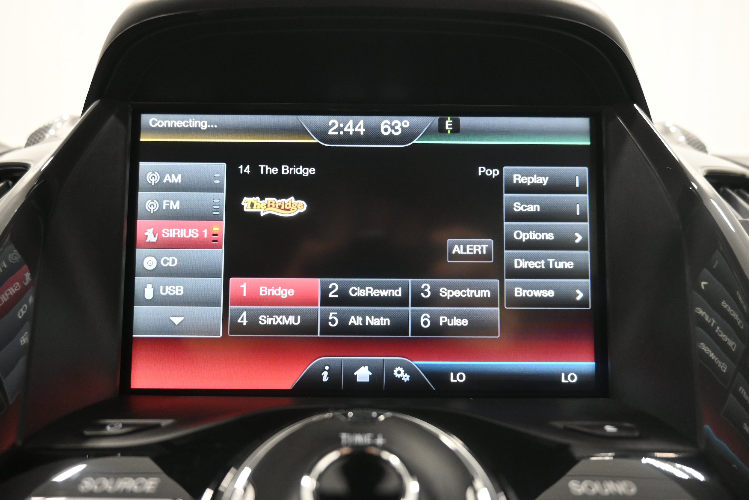 Used 2015 Ford Escape Titanium w/ Equipment Group 301A AWD/4WD image 12