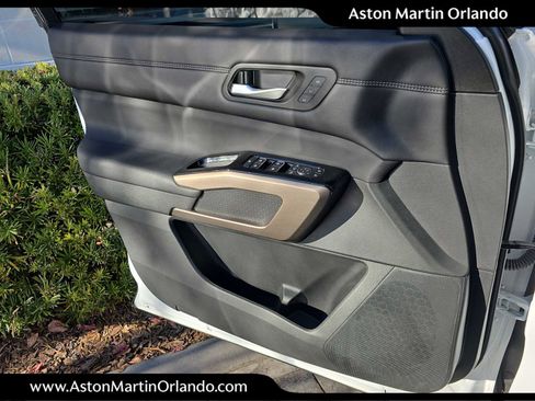 Used 2025 Nissan Pathfinder Platinum w/ Cargo Package image 16