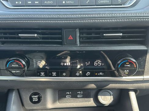 Used 2025 Nissan Rogue SV AWD/4WD image 25
