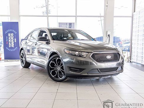 Used 2018 Ford Taurus SHO image 3