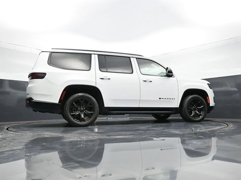 Used 2024 Jeep Wagoneer Series II AWD/4WD image 42