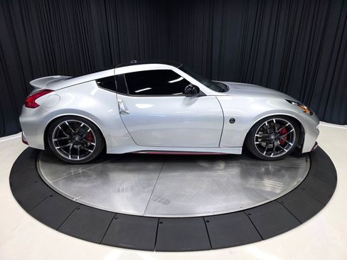 Used 2017 Nissan 370Z NISMO RWD image 14