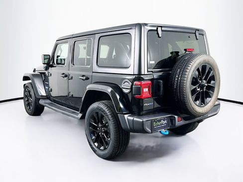 Used 2023 Jeep Wrangler Unlimited Sahara w/ Cold Weather Group AWD/4WD image 5