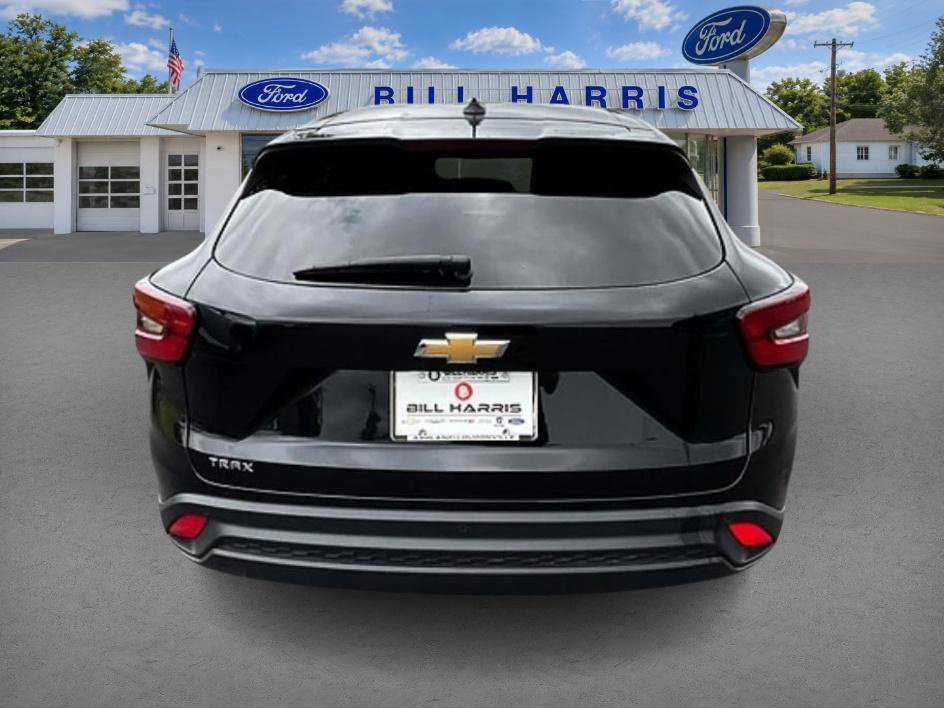 Used 2025 Chevrolet Trax LS w/ Driver Confidence Package FWD image 7