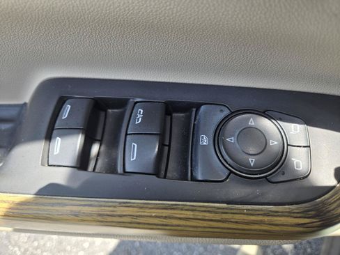 Used 2019 GMC Acadia Denali w/ Technology Package FWD image 12