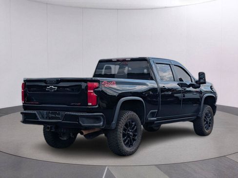 Used 2025 Chevrolet Silverado 2500 ZR2 w/ Technology Package AWD/4WD image 6