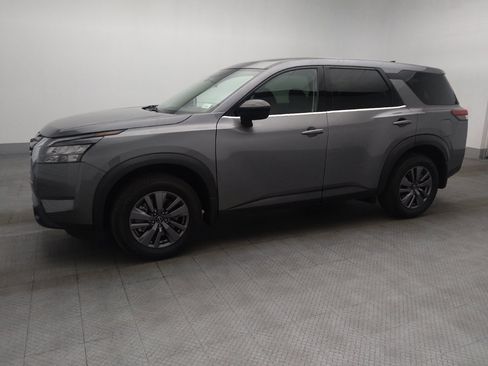 Used 2023 Nissan Pathfinder S FWD image 2