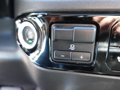 Used 2022 Chevrolet Silverado 1500 LT Trail Boss w/ LT Trail Boss Premium Package AWD/4WD image 55
