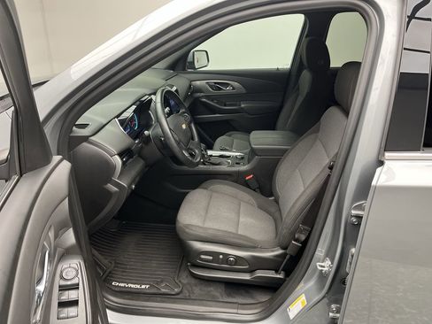 Certified 2023 Chevrolet Traverse LT image 3