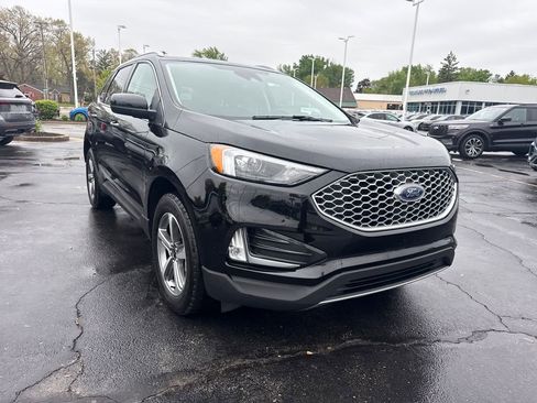 Used 2024 Ford Edge SEL w/ Convenience Package AWD/4WD image 4