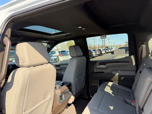 New 2026 GMC Sierra 1500 SLT w/ SLT Premium Package AWD/4WD image 7