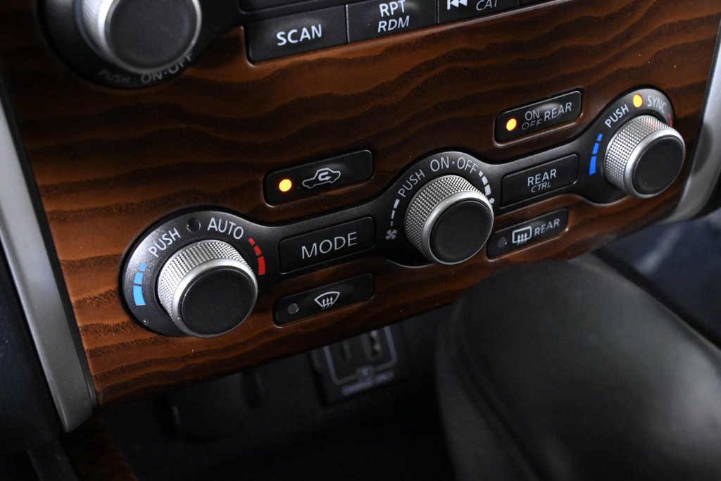 Used 2020 Nissan Pathfinder Platinum AWD/4WD image 22