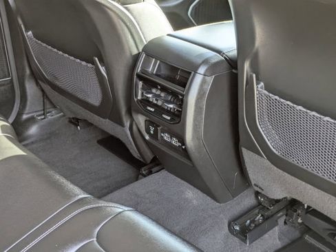 Used 2022 Jeep Grand Cherokee Limited image 29