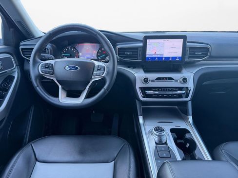 Used 2023 Ford Explorer XLT w/ Equipment Group 202A AWD/4WD image 11