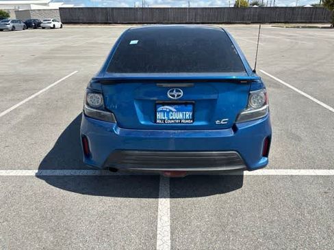 Used 2014 Scion tC FWD image 4