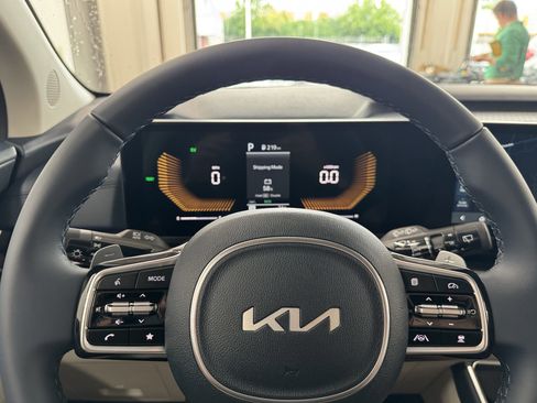 New 2026 Kia Carnival EX FWD image 17