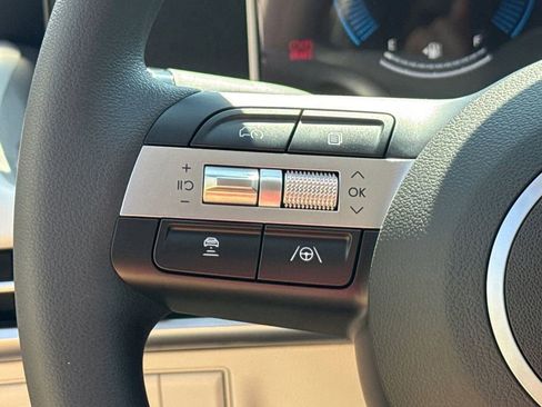 Used 2025 Hyundai Tucson SE image 22