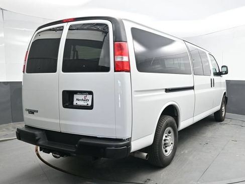 Used 2024 Chevrolet Express 3500 LS RWD image 7