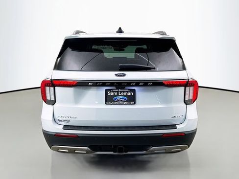 Used 2025 Ford Explorer Active w/ Active Comfort Package image 6