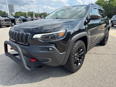 Used 2019 Jeep Cherokee Trailhawk w/ Cold Weather Group AWD/4WD image 11