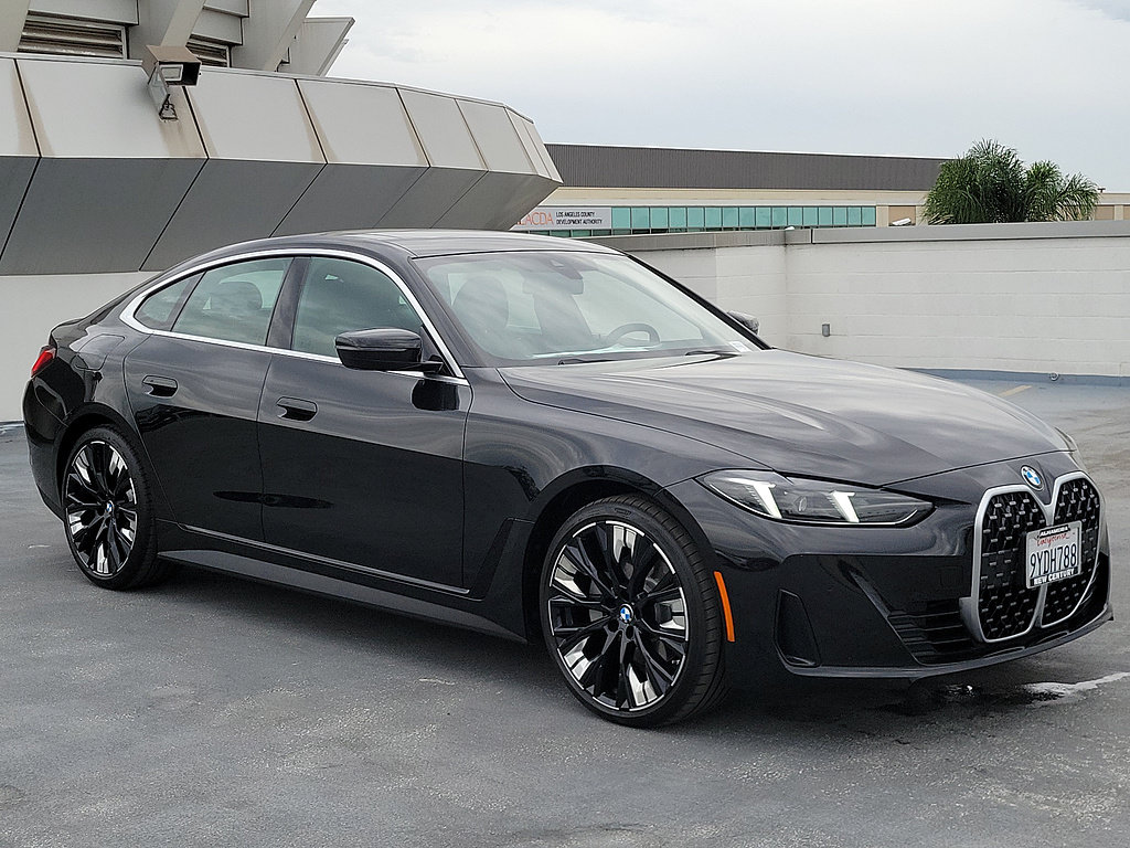Used 2026 BMW 430i w/ Premium Package RWD image 4