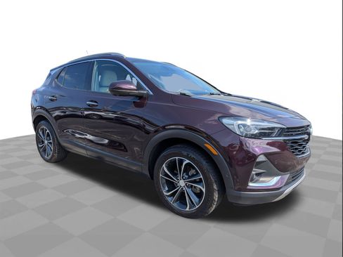 Certified 2021 Buick Encore GX Essence w/ Advanced Technology Package AWD/4WD image 2