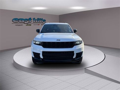 Certified 2024 Jeep Grand Cherokee L Altitude image 8