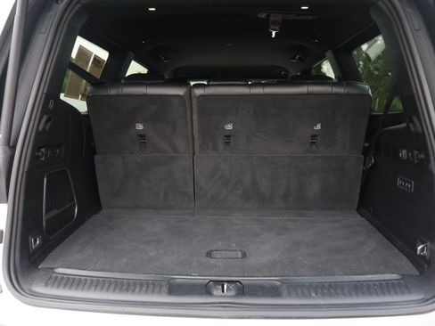 Used 2024 Jeep Wagoneer Series II w/ Flexible Seating Group RWD image 13