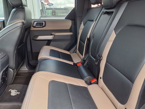 Used 2022 Ford Bronco Wildtrak image 7