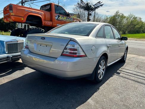 Used 2008 Ford Taurus SEL image 4