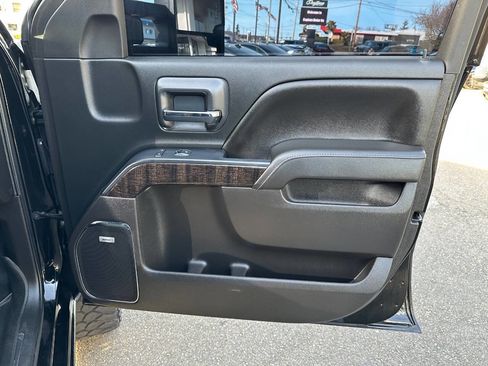 Used 2016 GMC Sierra 2500 Denali w/ Duramax Plus Package AWD/4WD image 21