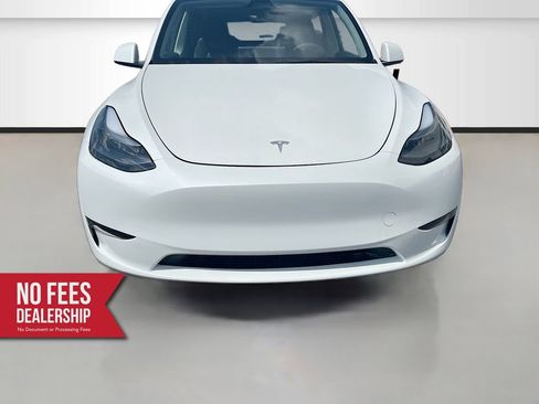 Used 2025 Tesla Model Y Long Range AWD/4WD image 2