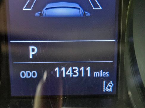 Used 2019 Toyota C-HR XLE FWD image 28