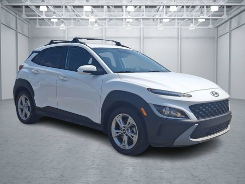 Certified 2023 Hyundai Kona SEL AWD/4WD image 3