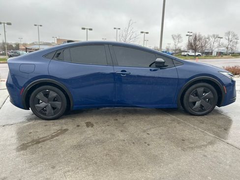 Used 2026 Toyota Prius Plug-In Hybrid FWD image 8