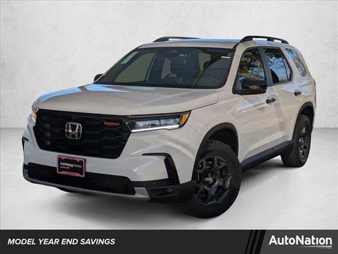 New 2025 Honda Pilot TrailSport image 1