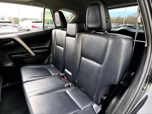 Used 2016 Toyota RAV4 Limited image 19