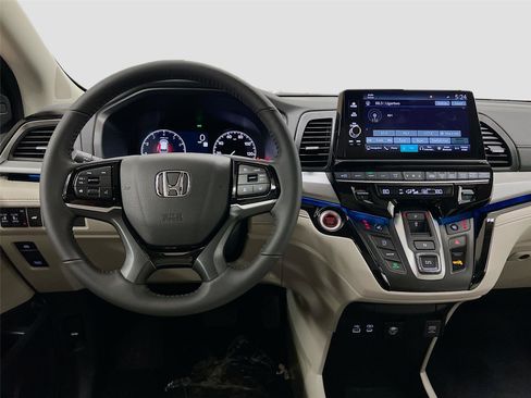 New 2026 Honda Odyssey Touring image 24