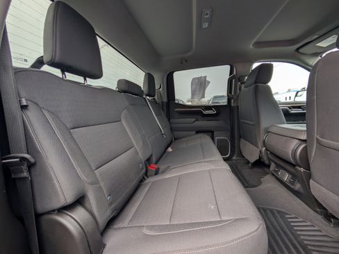 Used 2025 Chevrolet Silverado 1500 LT image 39