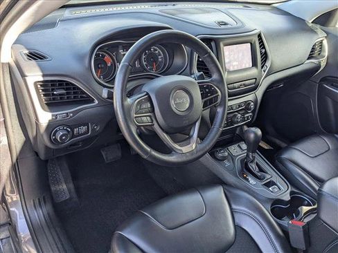 Used 2019 Jeep Cherokee Latitude Plus w/ Comfort/Convenience Group image 10