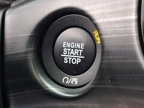 Used 2021 Jeep Grand Cherokee Laredo X image 27