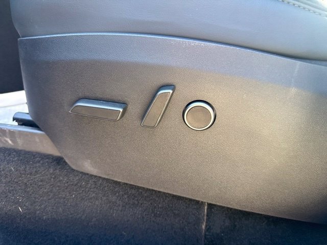 Used 2024 Tesla Model Y Long Range AWD/4WD image 12