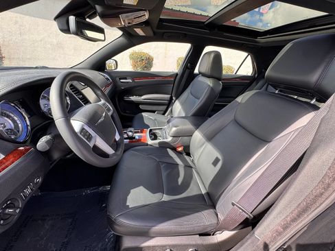 Used 2014 Chrysler 300 w/ Driver Convenience Group RWD image 11