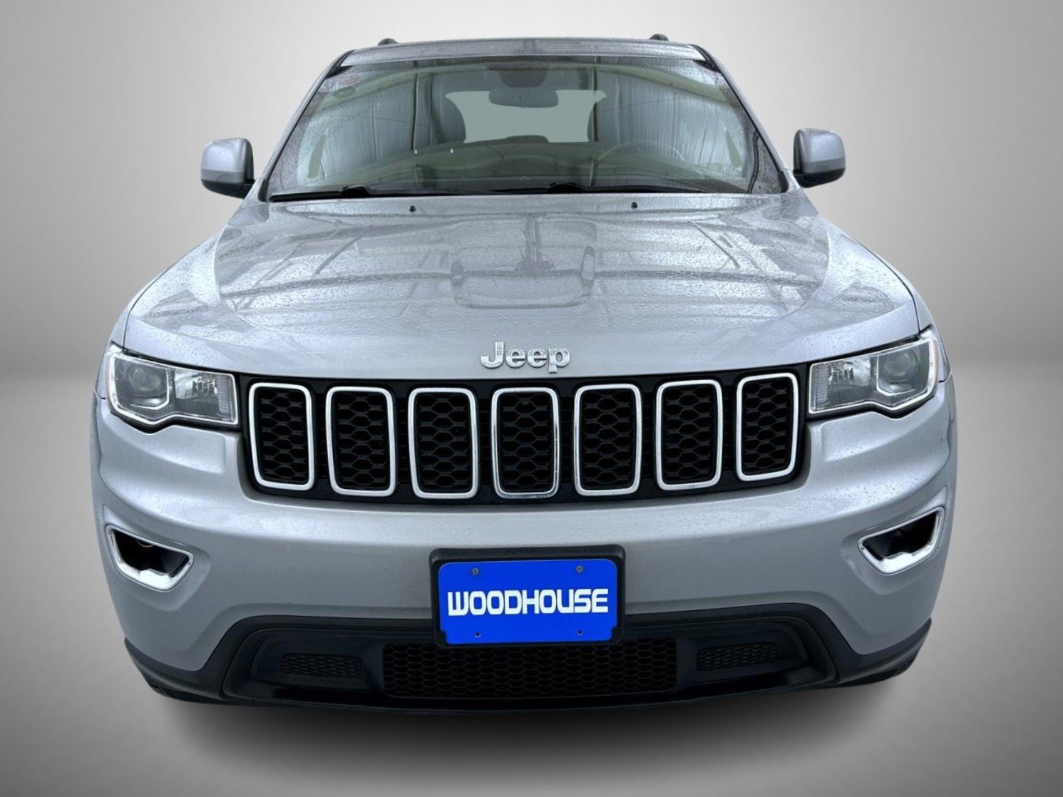 Used 2019 Jeep Grand Cherokee Laredo AWD/4WD image 2